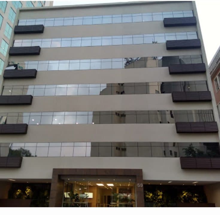 Fachada do edifício na Rua Cincinato Braga, 59